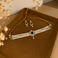 Zeyna Pearl Choker Set