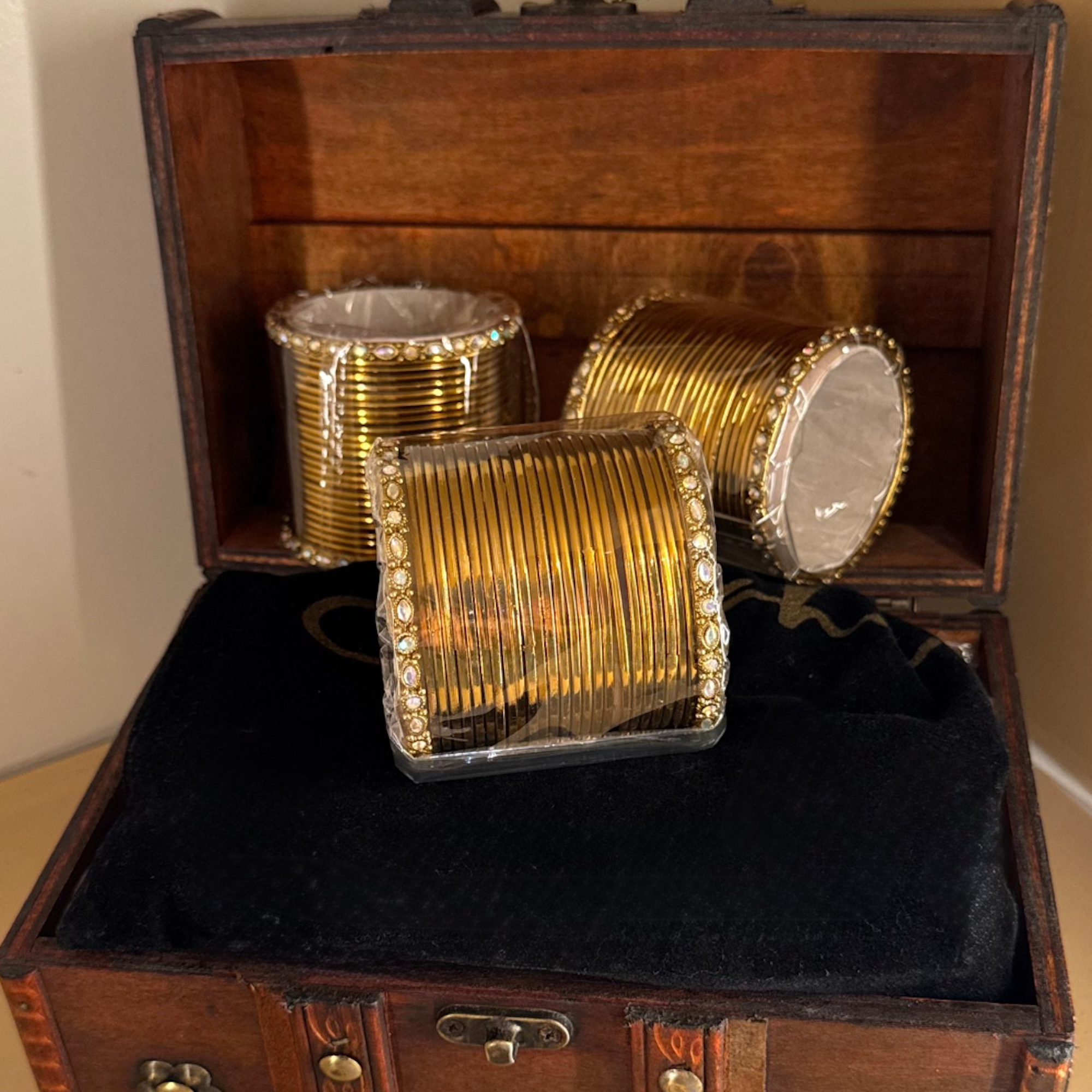 Kundan Karay Bangles