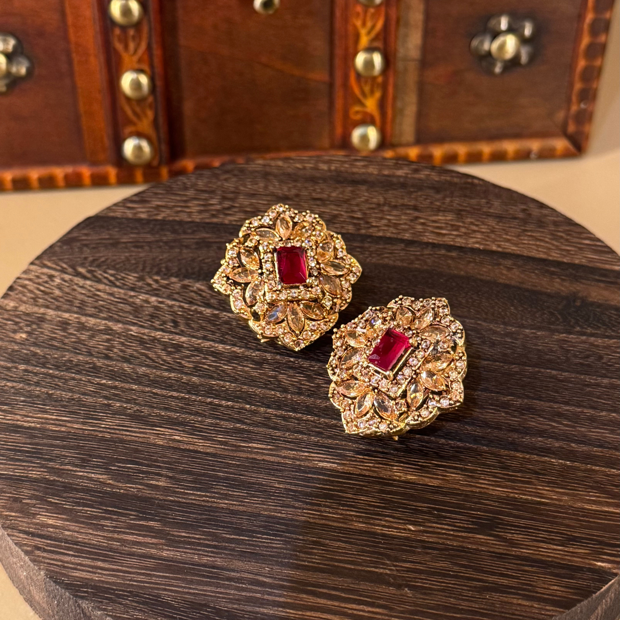 Zehra Studs
