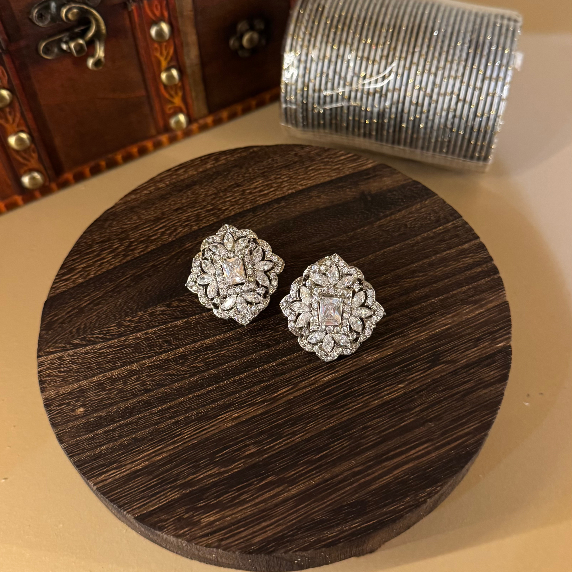 Zehra Studs