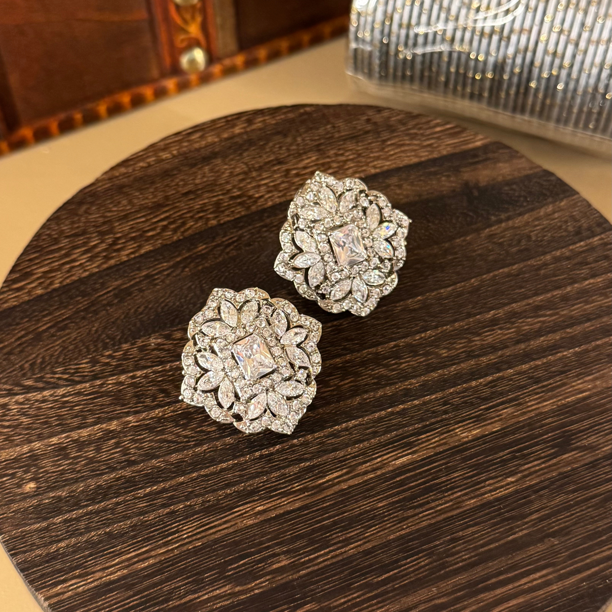 Zehra Studs